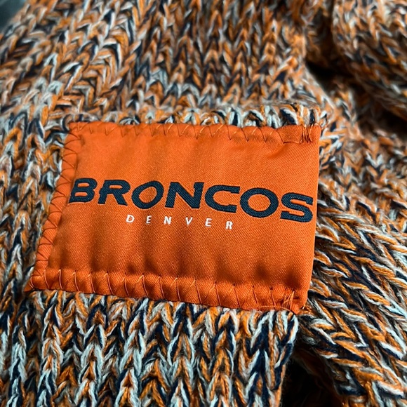 ❗️FINAL❗️ 🆕 NFL Denver BRONCOS Infinity Scarf 🔴🔴 - Picture 3 of 4